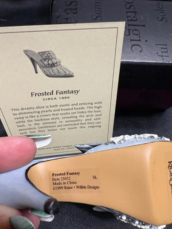 Just The Right Shoe - Silver and Gray Heels - Picture 5 of 5